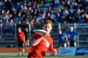 Sockeye's Phil Murray tracks a disc at the 2013 Club Championships.