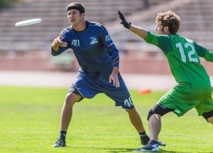 Mac Taylor throws a push pass against the Portland Stags.