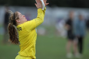 Jesse Shofner catches a disc at the 2014 Stanford Invite.