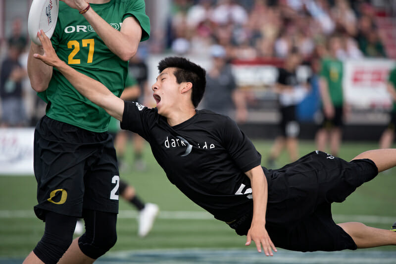 UNC's Nathan Kwon lays out at the 2015 USA Ultiamte College Championships.
