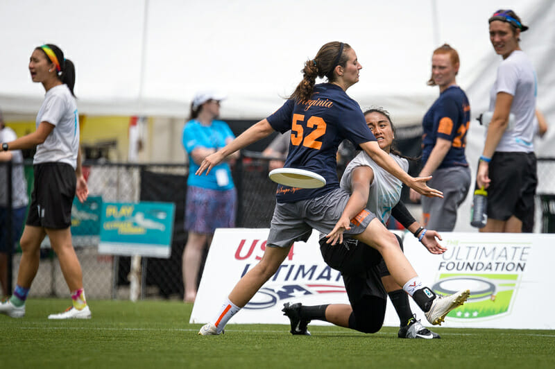 Whitman throws a ump pass at the 2016 College Championships.. Photo: Paul Andris -- UltiPhotos.com