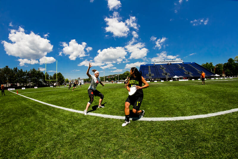 Angela Zhu pivots in the final of the 2016 US Open.