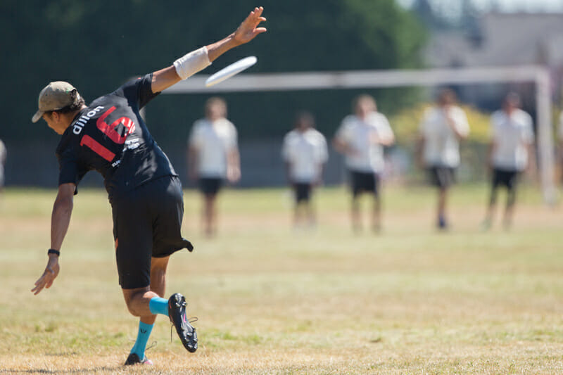 Trent Dillon pulling for Sockeye at the Pro Flight Finale. Photo: Rowdy Webb -- UltiPhotos.com