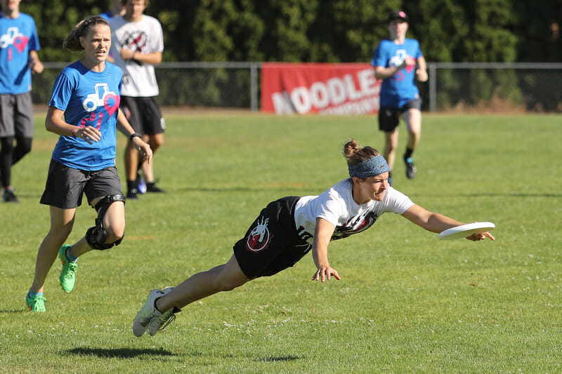 Love Tractor will hope to avenge their loss to Drag'n Thrust at the Pro Flight Finale. Photo: Rodney Chen -- UltiPhotos.com
