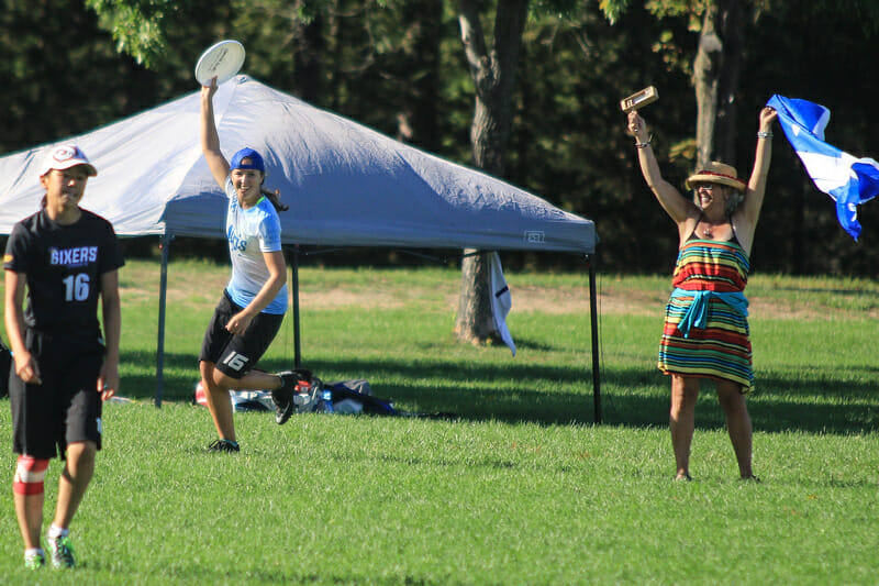 Iris celebrates getting past 6ixers in the Northeast game-to-go. Photo: Sandy Canetti -- UltiPhotos.com