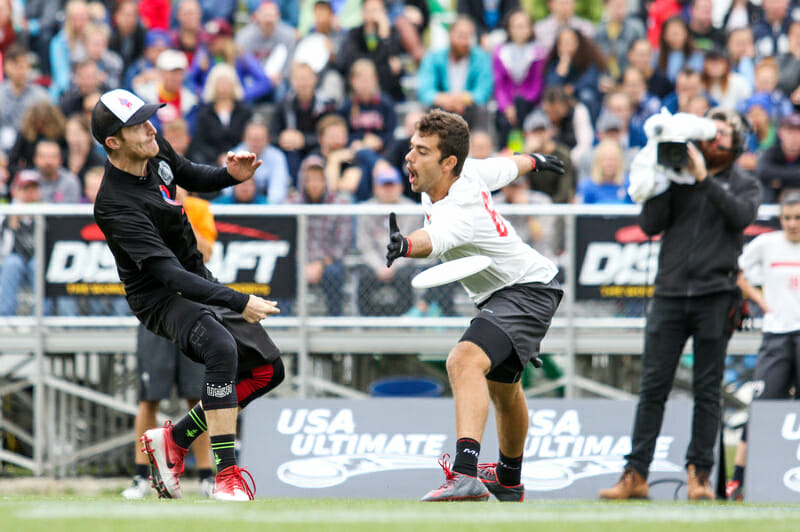 Chris Mazur in the finals of the Club Championships. Photo: Paul Rutherford -- UltiPhotos.com