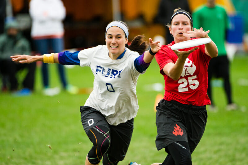 Riot's Alyssa Weatherford and Fury's Marisa Mead battle it out. Photo: Jeff Bell -- UltiPhotos.com