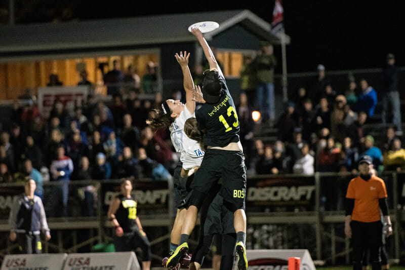 Brute Squad's Becky Malinowski skies for the grab against Molly Brown. Photo: Jeff Bell -- UltiPhotos.com