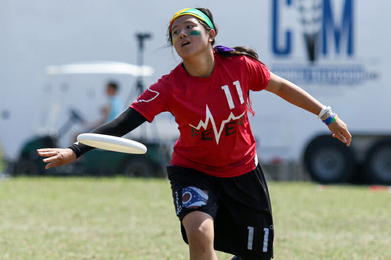 Sadie Jezierski of Ohio State Fever at the 2016 DI College Championships. Photo: Paul Rutherford -- UltiPhotos.com