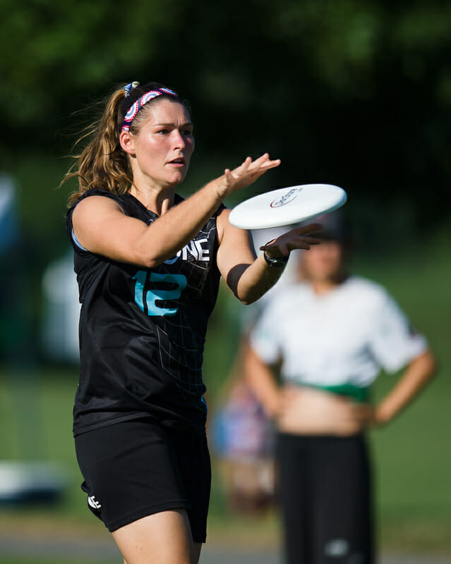 Georgia Tech's Ashley Brown competing with Atlanta Ozone at the 2016 Chesapeake Invite. Photo: Kevin Leclaire -- UltiPhotos.com