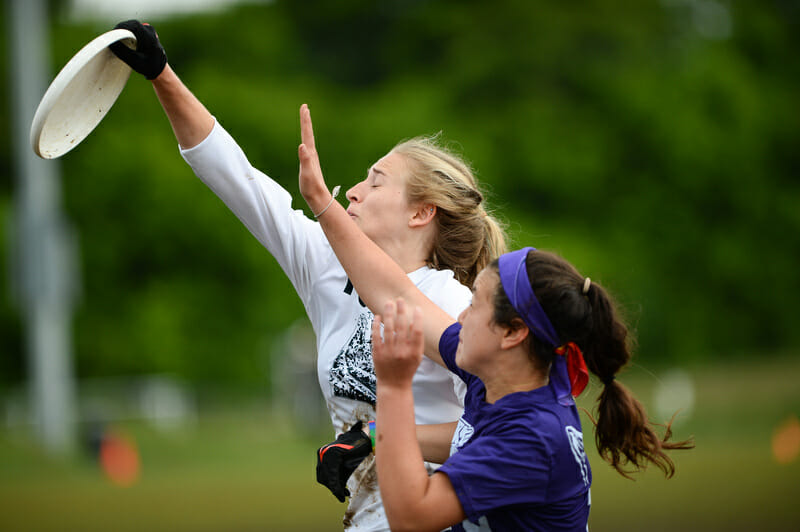 Truman State and Amherst at the 2016 DIII College Championships. Photo: Sean Carpenter -- UltiPhotos.com