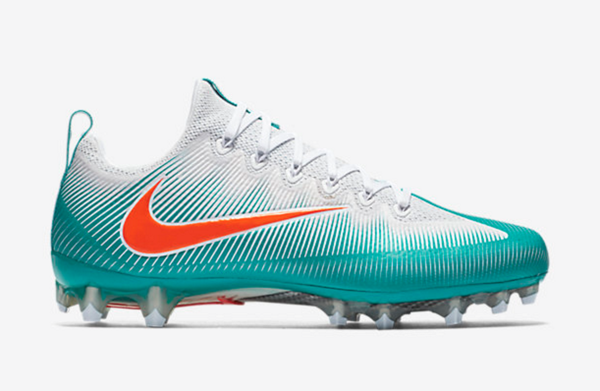 low top nike cleats football