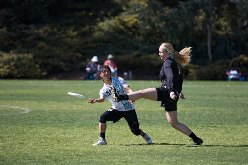 UC San Diego Kelli Iwamoto versus Stanford's Julia Butterfield at the 2018 Presidents' Day Invitational.