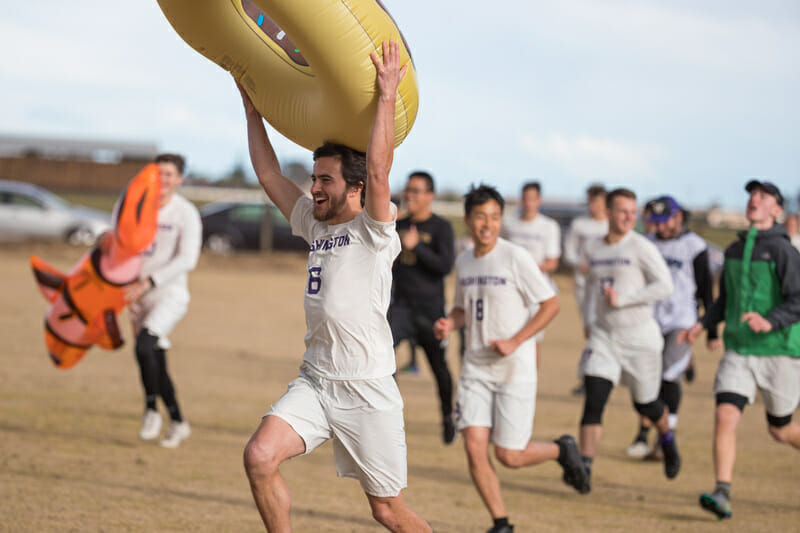 Washington's sideline celebrates at Stanford Invite 2018.