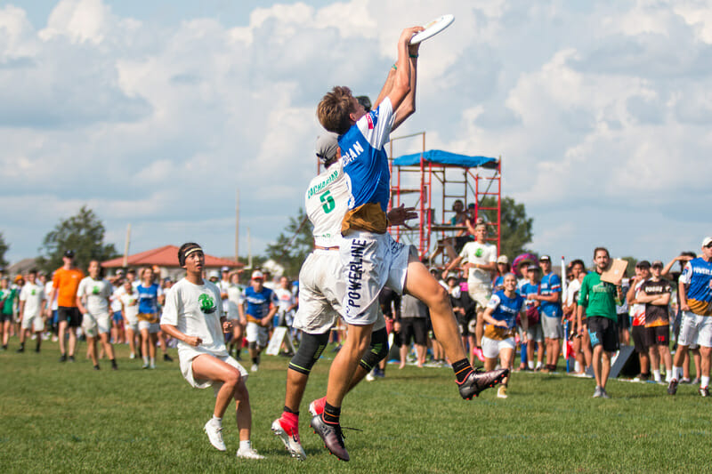 POWERLINE versus Bankroll in the final of the 2018 Youth Club Championships.