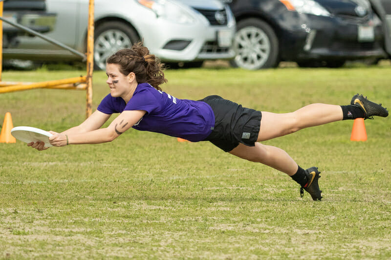 Carleton's Kate Lanier with the layout catch at the 2019 Stanford Invite.