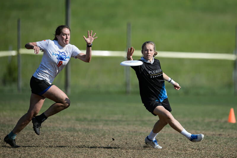 UNC's Anne Worth lunges for a catch attempt at Atlantic Coast Regionals 2019. 