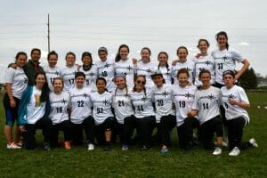 Coaches Carlos Lopez (top row, second from left) and Sarah Meckstroth (bottom row, left) with Minnesota Ninjas. Photo: Leonard Bernstein -- UltiPhotos.com