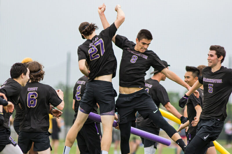 Washington celebrates at the D-I College Championships 2019. 