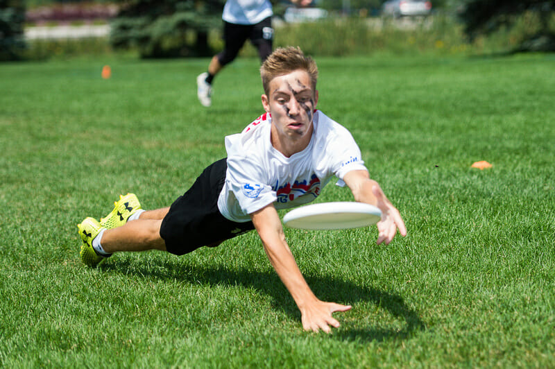 A Swing Vote player makes a grab at the 2019 Youth Club Championships. Photo: Kevin Leclaire -- UltiPhotos.com