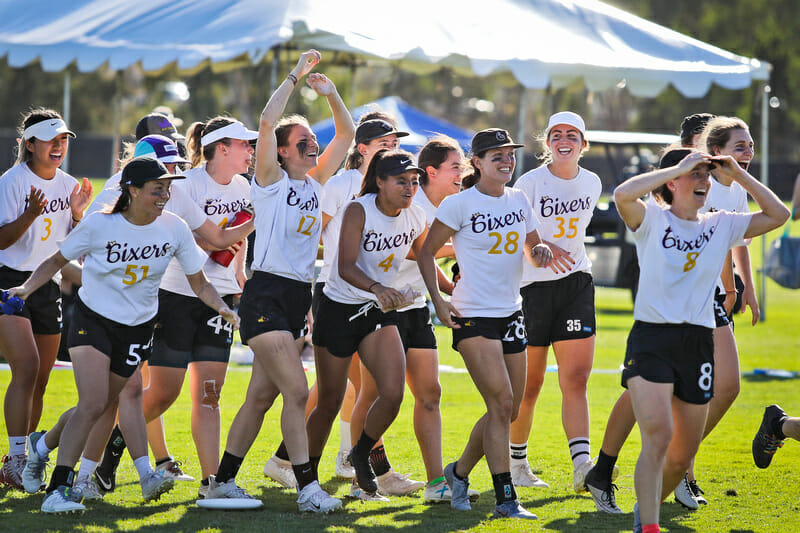 Toronto 6ixers celebrating their quarterfinal victory at 2019 Club Championships. Photo: Kristina Geddert -- UltiPhotos.com