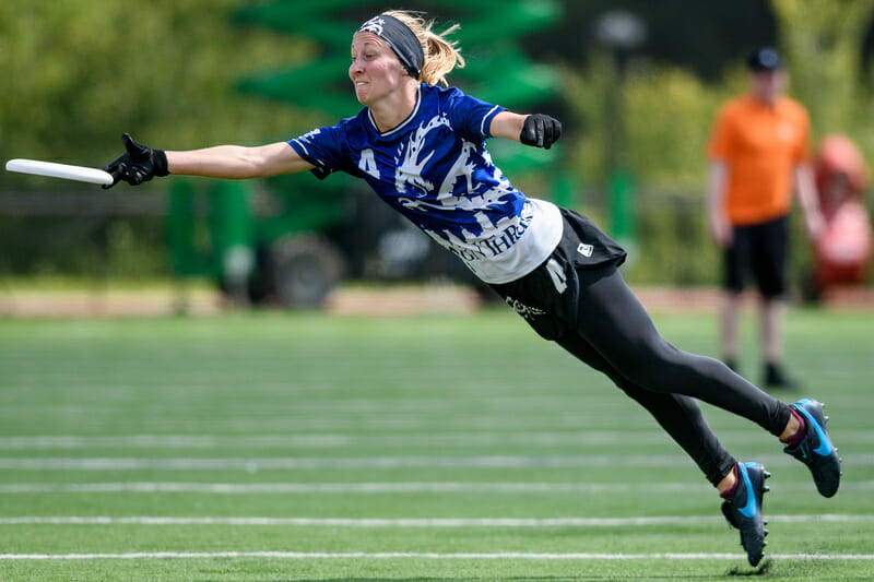 Minneapolis Drag'n Thrust's Erica Baken extends for the grab during the mixed final at the 2019 Pro Championships. Photo: Sam Hotaling -- UltiPhotos.com