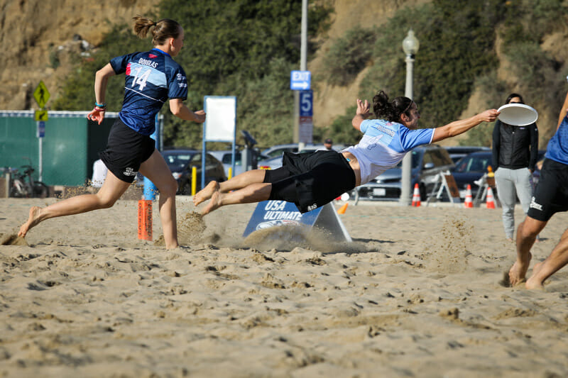 Raha Mozaffari goes horizontal in a Beach of Dreams showcase game. Photo: Kristina Geddert -- UltiPhoto.com