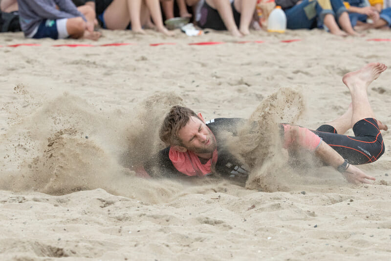 Eli Kearns hits the sand at Lei Out. Photo: Rodney Chen -- UltiPhotos.com