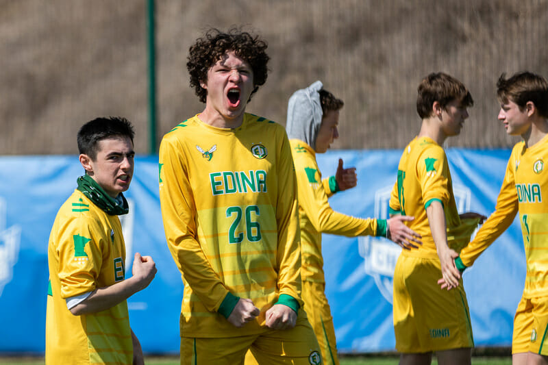 The Edina Boys celebrate on the sidelines at QCTU HS 2020. Photo: Katie Cooper -- UltiPhotos.com