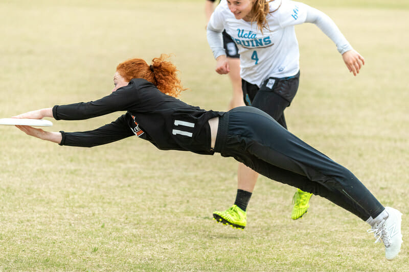 Texas's Emma Berrigan lays out at Stanford Invite 2020. Photo: Rodney Chen -- UltiPhotos.com