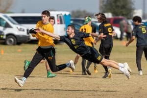 Quinn Finer makes a spectacular bid in the final of the Stanford Invite 2020. Photo: Rodney Chen -- UltiPhotos.com