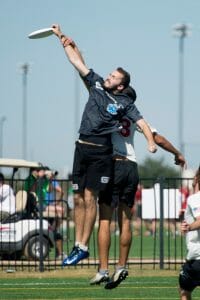 Mark Lloyd against Revolver at the 2014 Cub Championships. Photo: Jolie J Lang -- UltiPhotos.com