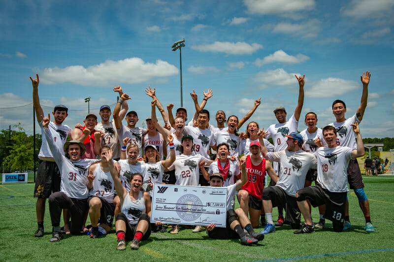 Triangle Toro celebrate their victory at Richmond Cup 2021. Photo: Kevin Leclaire -- UltiPhotos.com