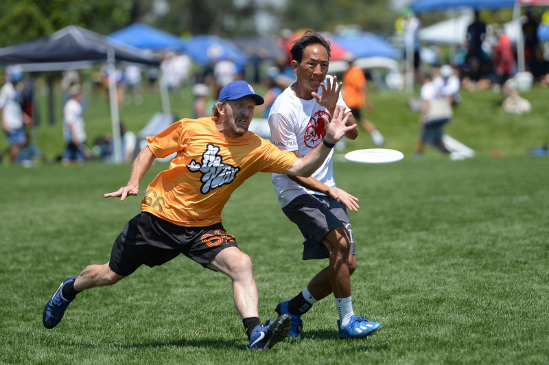 No Country faced off against Relics in the Men's Great Grand Masters final at the 2021 USA Ultimate Masters Championships in Aurora, CO. Photo: Kevin Leclaire — UltiPhotos.com