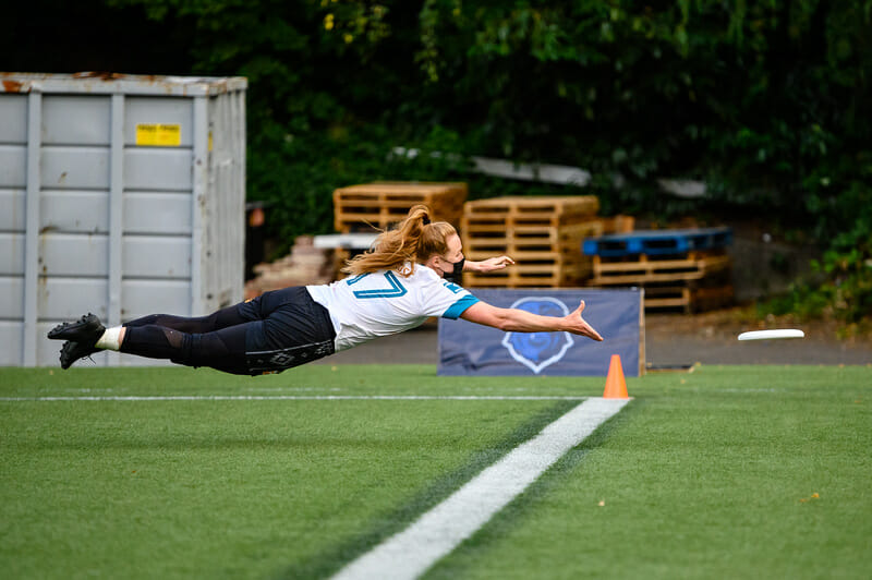 Kaetlynn Daous goes for the disc during the WUL Tempest Showcase. Photo: Sam Hotaling -- UltiPhotos.com