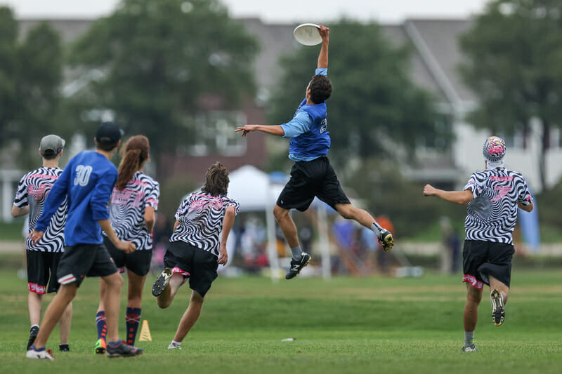 Sayric Arias of Oregon Rapids gets up to make the catch at the Youth Club Championships. Photo: Paul Rutherford -- UltiPhotos.com