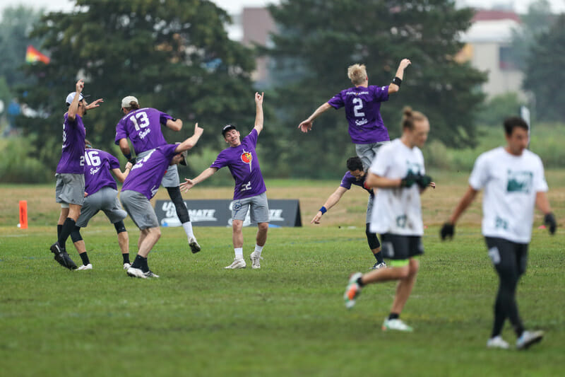 Chain Lightning celebrates during a quarterfinal matchup against Rhino Slam! Photo: Paul Rutherford -- UltiPhotos.com