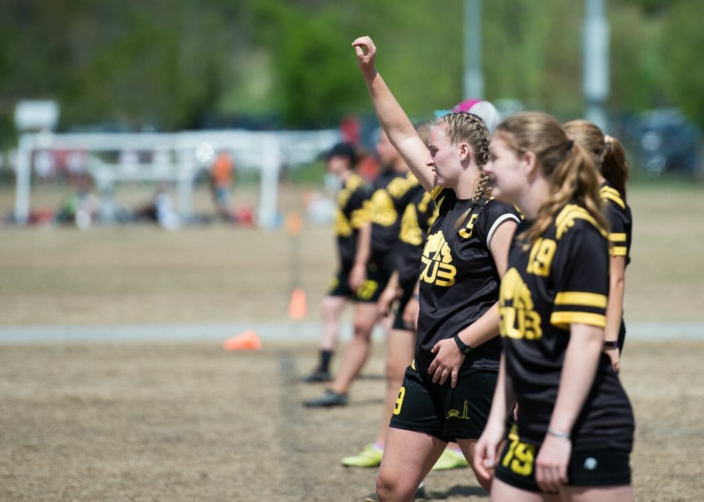 The George Washington women's ultimate frisbee club team on the line. Photo: Kevin Leclaire -- UltiPhotos.com