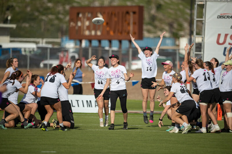 Middlebury Pranksters in the women's final at 2021 D-III College Championships in Norco, CA. Photo: Rodney Chen -- UltiPhotos.com