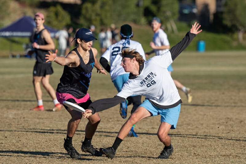 Berry's Caleb Enright. Photo: Rodney Chen -- UltiPhotos.com