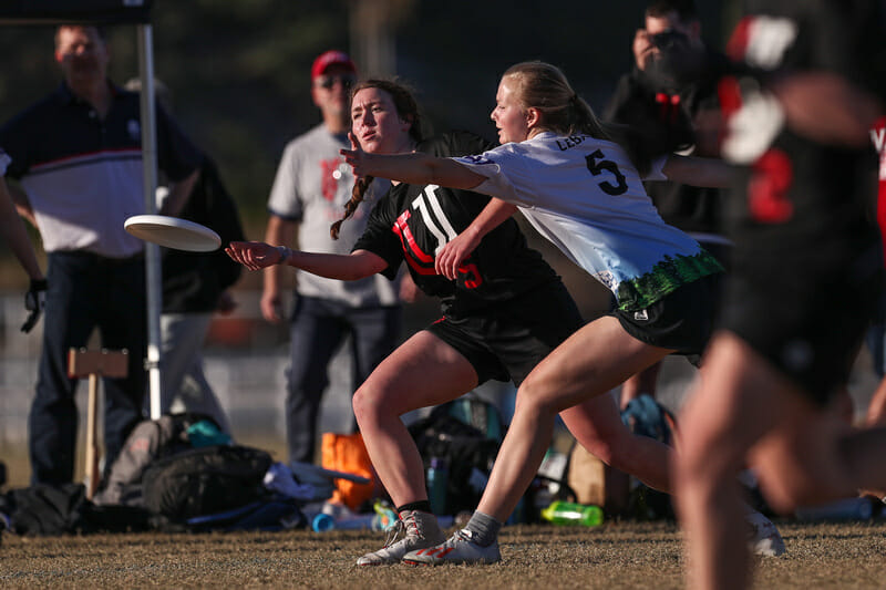 Union's Tori Green (left) at the 2021 D-III College Championships. Photo: Paul Rutherford -- UltiPhotos.com