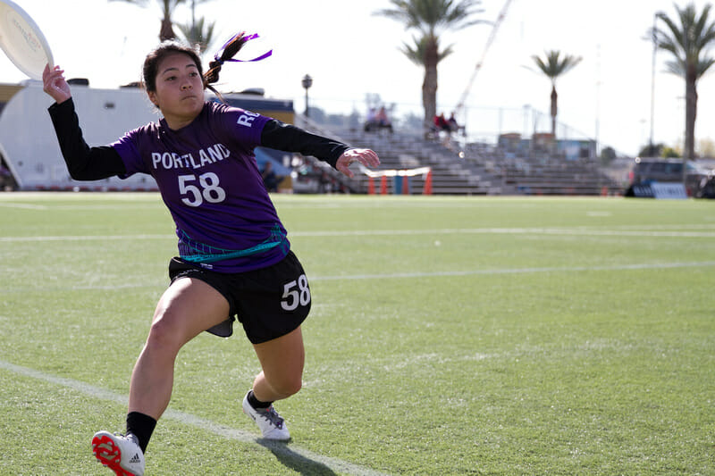 Portland's Jaclyn Wataoka in the 2021 College Championships title game. Photo: William 'Brody' Brotman -- UltiPhotos.com