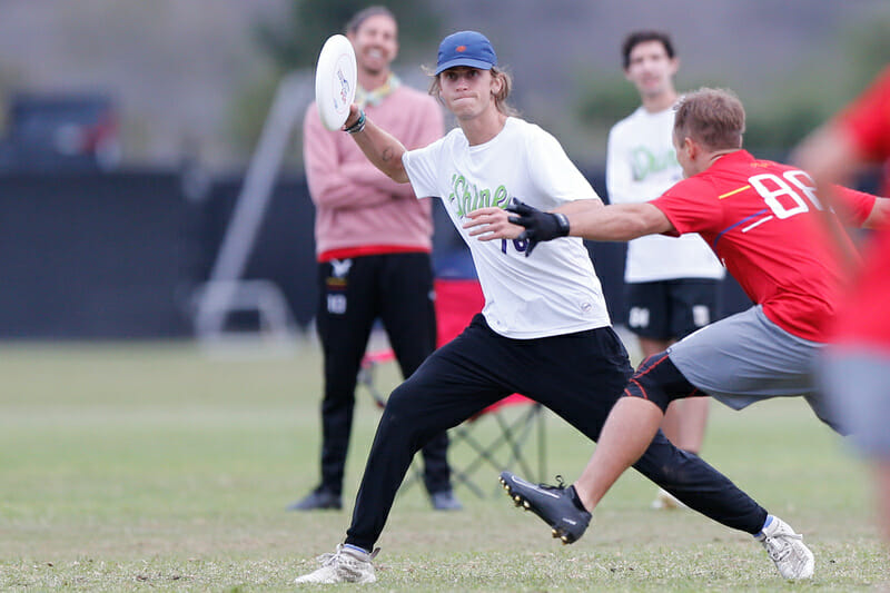 'Shine's Nicky Farren at the 2022 USA Ultimate frisbee Club Championships.