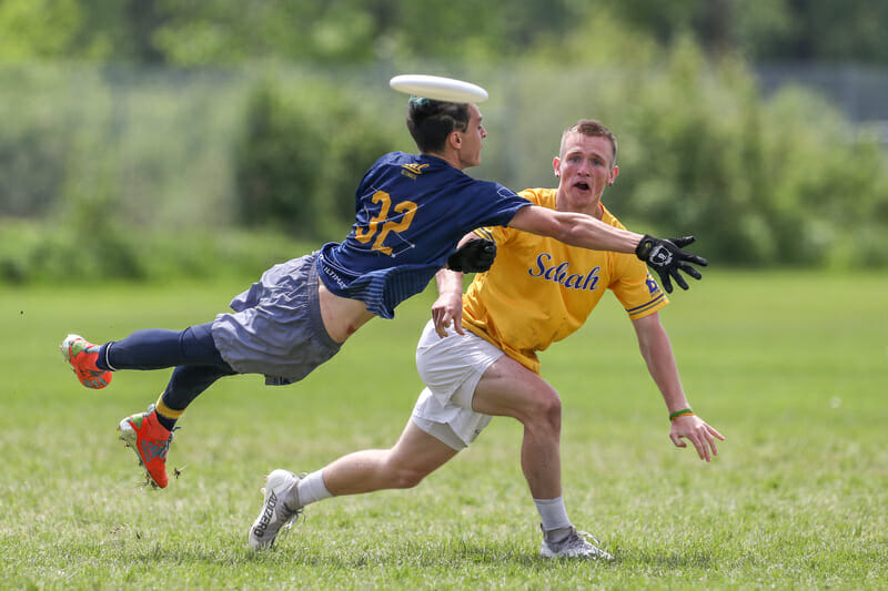 Pitt blows past Cal in the quarterfinals at the 2022 D-I College Championships. Photo: Paul Rutherford -- UltiPhotos.com
