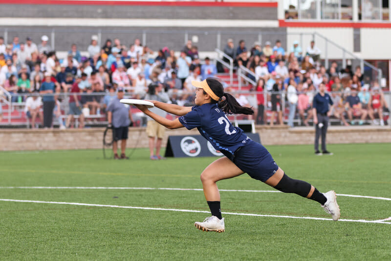 North Carolina's Theresa Yu in the semifinal of the 2022 D-I College Championships.