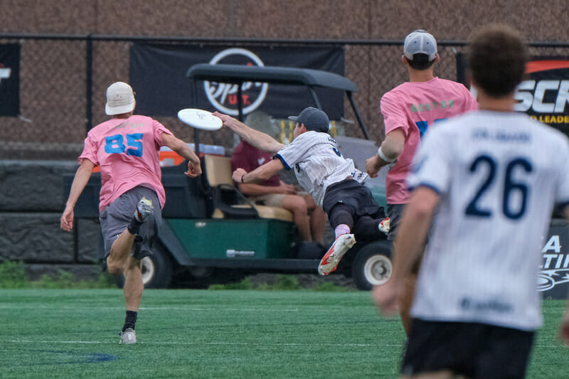 A Denver Johnny Bravo player makes a layout catch against Boston Dig in the 2022 US Open semifinals.