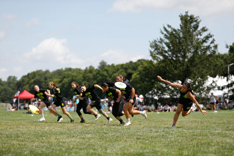 Boston Brute Squad takes off with a pull at 2022 WUCC.