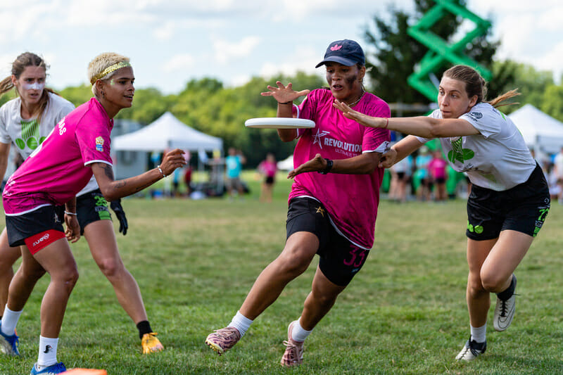 The Cardenas sisters combined for five goals and six assists in their WUCC 2022 semifinal against Ellipsis. Photo: Sam Hotaling -- UltiPhotos.com