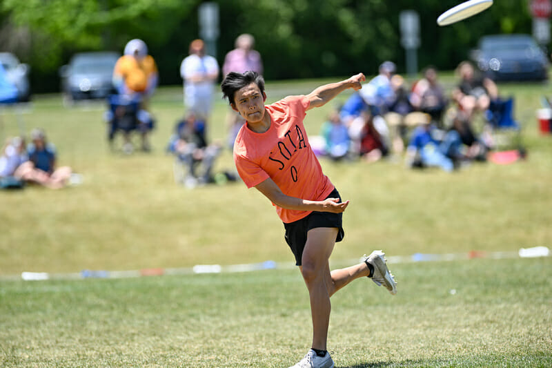 Minnesota's Austin Gin at the 2023 D-I College Championships. Photo: Kevin Leclaire - UltiPhotos.com