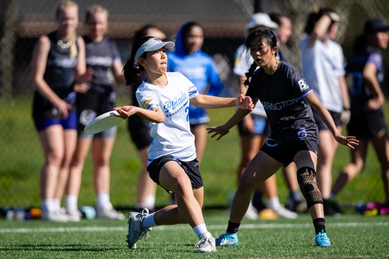 UNC's Theresa Yu readies a flick at the 2024 Northwest Challenge. Photo: Sam Hotaling - UltiPhotos.com